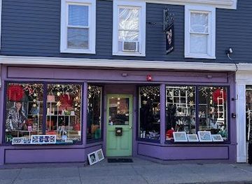 rhode-island/newport-county/shop/friendly-harbor-gifts-antiques
