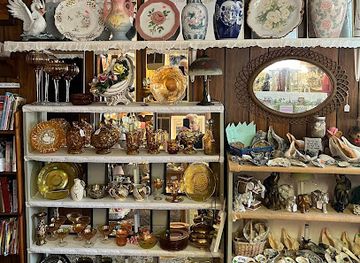virginia/chincoteague-island/shop/fellowship-house-thrift-collectibles-antiques