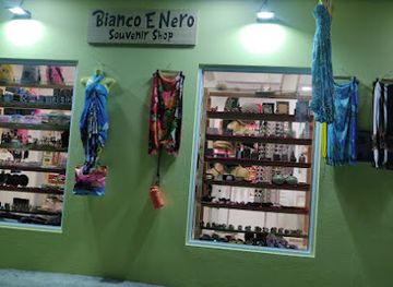 maldives/guraidhoo/shop/bianco-e-nero-souvenir-shop