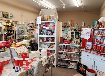 illinois/champaign/shop/antiques-more-staley-road