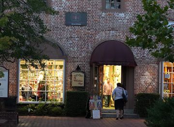 virginia/williamsburg/shop/christmas-shop