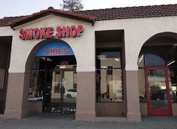 california/redwood-city/shop/vibes-smoke-shop-piercing