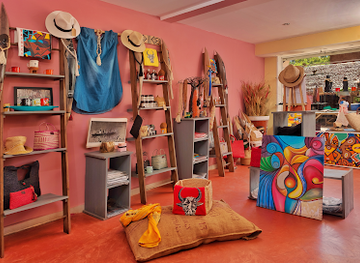 madagascar/nosy-be/shop/fatapera-boutik-nosy-be-ambatoloaka