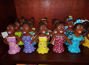 barbados/animal-flower-cave/shop/earth-fire-pottery-studio