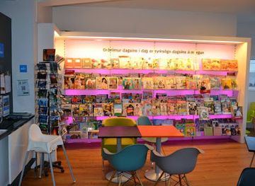 iceland/westman-islands/shop/penninn-eymundsson-vestmannaeyjum