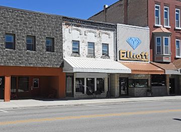 iowa/great-river-road/shop/silver-laine-co