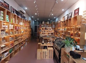 vietnam/south-central-coast/shop/natural-gift-shop-145-van-cao