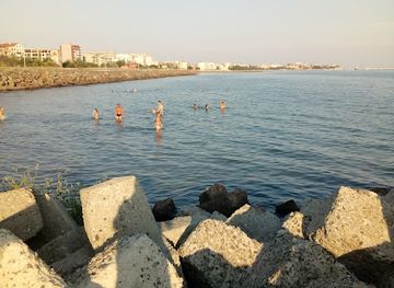 bulgaria/pomorie/shop/khriki