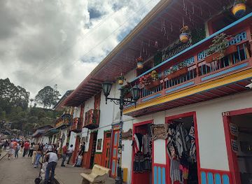 colombia/cocora-valley/shop/calle-real