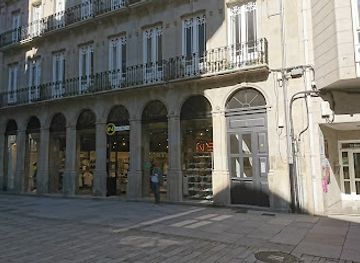 spain/galicia/shop/inside-tienda-de-ropa-y-zapatos