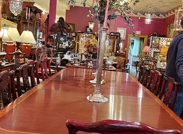 mississippi/the-natchez-district/shop/ole-man-river-antiques