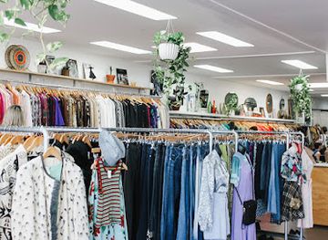 azerbaijan/baku/fountain-square/shop/taj-collection