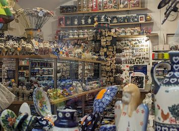 poland/warsaw/old-town/shop/souvenir-studio