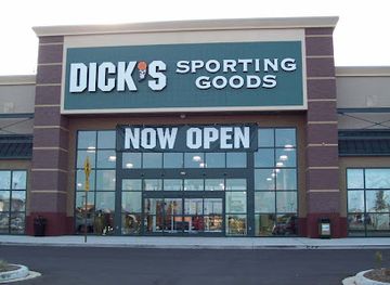 wisconsin/kettle-moraine/shop/dick-s-sporting-goods