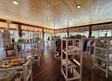 maldives/dhangethi-island/shop/vilamendhoo-gift-shop
