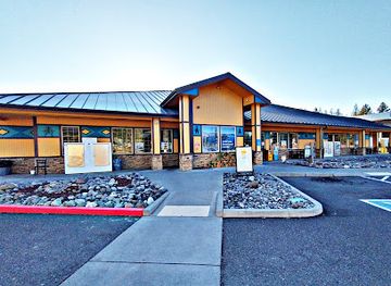 oregon/crater-lake-national-park/shop/crater-lake-junction-travel-center