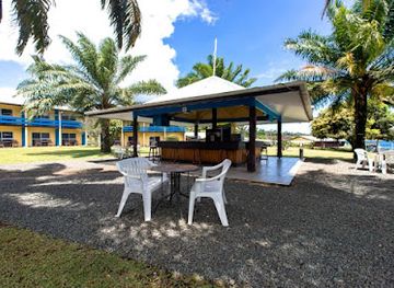 papua-new-guinea/milne-bay-province/shop/alotau-bay-hotel