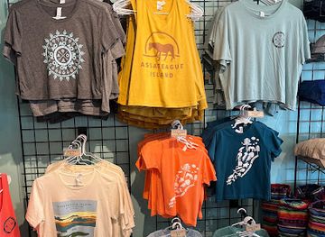 maryland/assateague-island-national-seashore/shop/assateague-outfitters-beach-hut