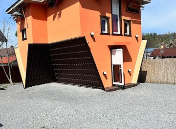 romania/harghita/shop/casa-rasturnata