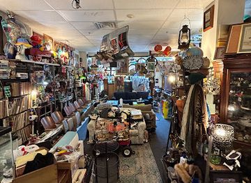 massachusetts/lowell/downtown-lowell/shop/flipflop-vintage