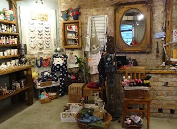 hungary/hansag/shop/artushka-unique-hungarian-handcrafted-souvenir-and-gift-shop