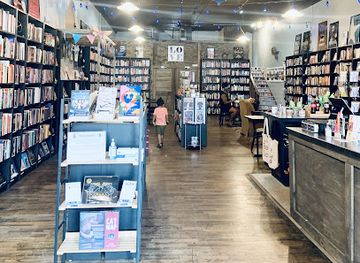 kansas/topeka/shop/round-table-bookstore