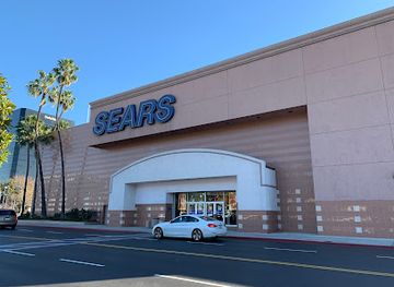 california/south-coast/shop/south-coast-plaza-village