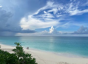 the-bahamas/nassau-and-paradise-island/shop/the-caribbean-spot