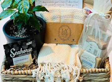 oregon/central-oregon/shop/pelican-place-company-bend-oregon-gift-baskets-boxes-and-candles