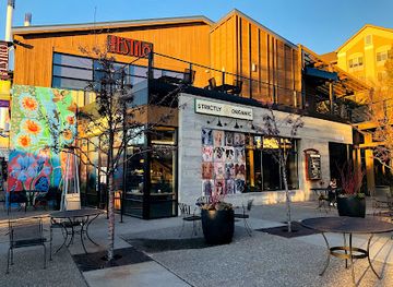 oregon/bend/shop/old-mill-district