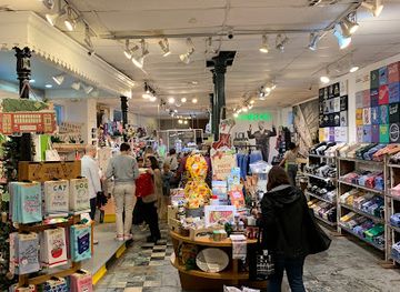 louisiana/greater-new-orleans/shop/fleurty-girl-magazine-st