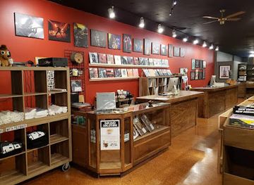 wisconsin/oshkosh/shop/eroding-winds-record-shop
