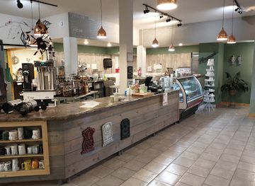 minnesota/lake-of-the-woods/shop/new-moon-coffeehouse-and-eatery