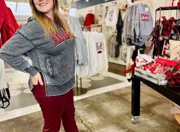 arkansas/springdale/shop/whoo-pig-razorback-store