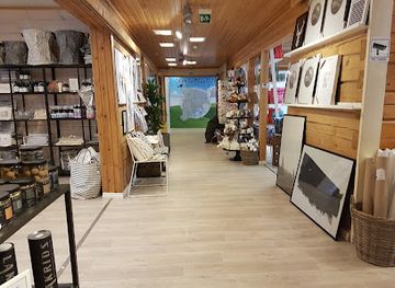 finland/pallas-yllastunturi-national-park/shop/vihrea-pysakki-oy