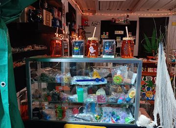 florida/santa-fe-river/shop/just-ducky-vape-shop