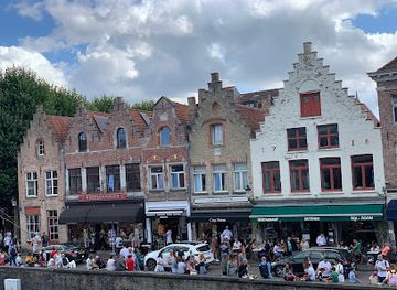 belgium/bruges/minnewater/shop/tintin-shop-brugge