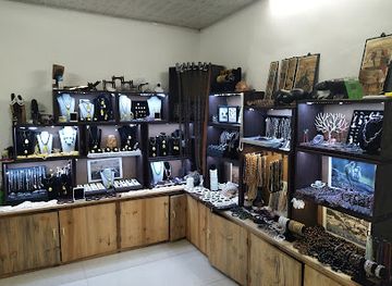 tanzania/dar-es-salaam/shop/dan-dan-tanzania-handmade-bracelet-store