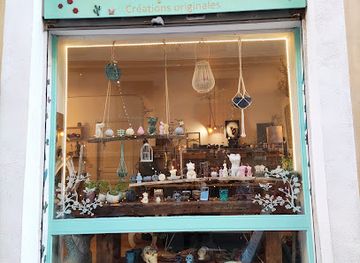 france/marseille/le-panier/shop/brume-d-ete-le-panier-marseille-boutique-atelier-et-salon-de-the