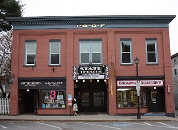 maine/franklin-county/shop/outskirts-vintage-clothing