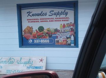 the-bahamas/rum-cay/shop/knowles-supply