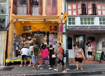 malaysia/george-town/armenian-street/shop/faboluos-souvenir-shop