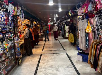 india/manali/shop/ibex-shopping-complex