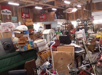north-carolina/pisgah-national-forest/shop/sparkling-clean-antiques