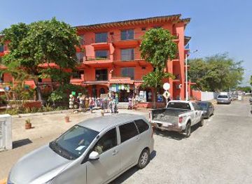 mexico/puerto-vallarta/marina-vallarta/shop/outside-marina-shop