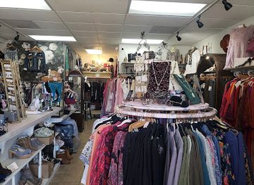 california/central-coast/shop/rococo-luxe-boutique-new-resale