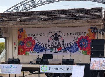 iowa/des-moines/shop/metro-market-clothing-boutique