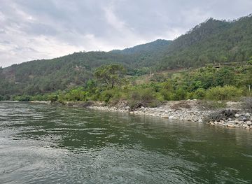 bhutan/punakha-wangdue-valley/shop/kingdom-rafting-service