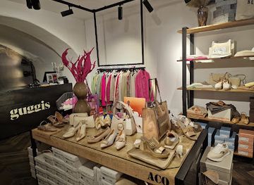 austria/salzkammergut/shop/guggis-shoes-fashion-lifestyle