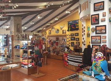 ecuador/western-lowlands/shop/plaza-naya